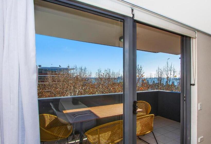 발코니가 있는 2 베드룸 아파트, Terminus Apartment Hotel, Ascend Hotel Collection