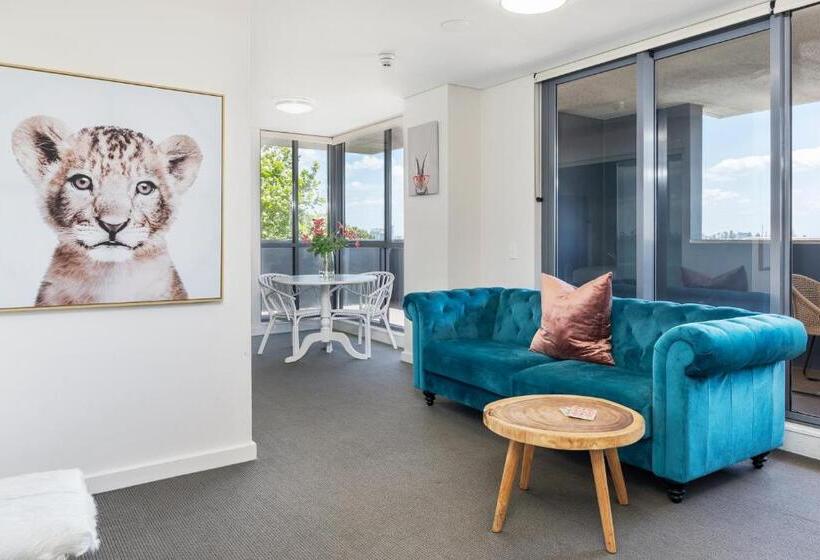 1 Schlafzimmer Apartment mit Blick, Terminus Apartment Hotel, Ascend Hotel Collection