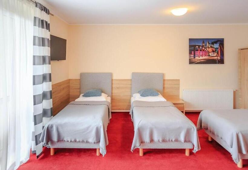 Номер Стандарт Четырехместный Совместный Санузел, Botanik Hostel