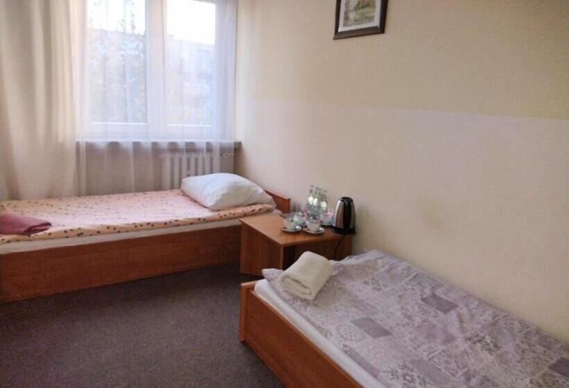 Четырехместный Номер Стандарт, Hostel Barbórka