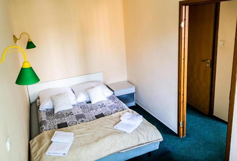 Апартаменты 1 Спальня, Hostel Barbórka