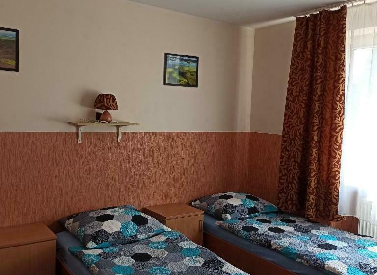 Standard Quadruple Room, Noclegi Słodki Sen 1
