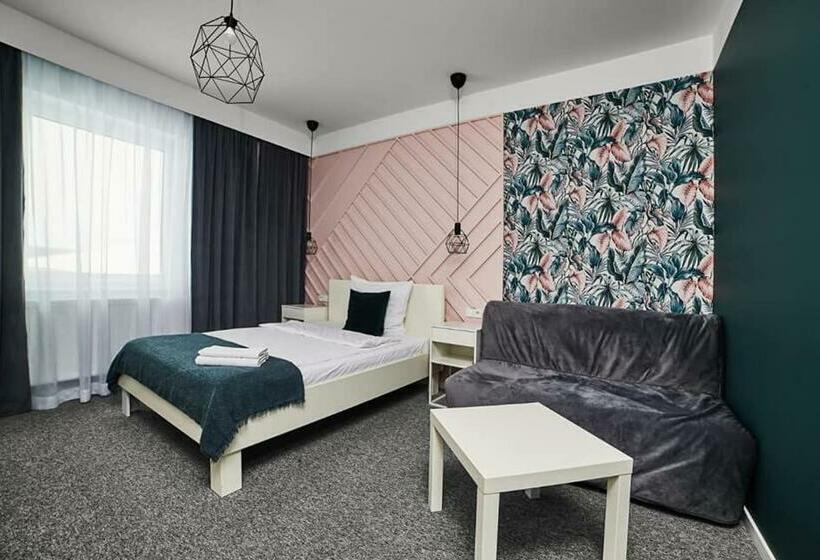 Номер Стандарт, Prowincja