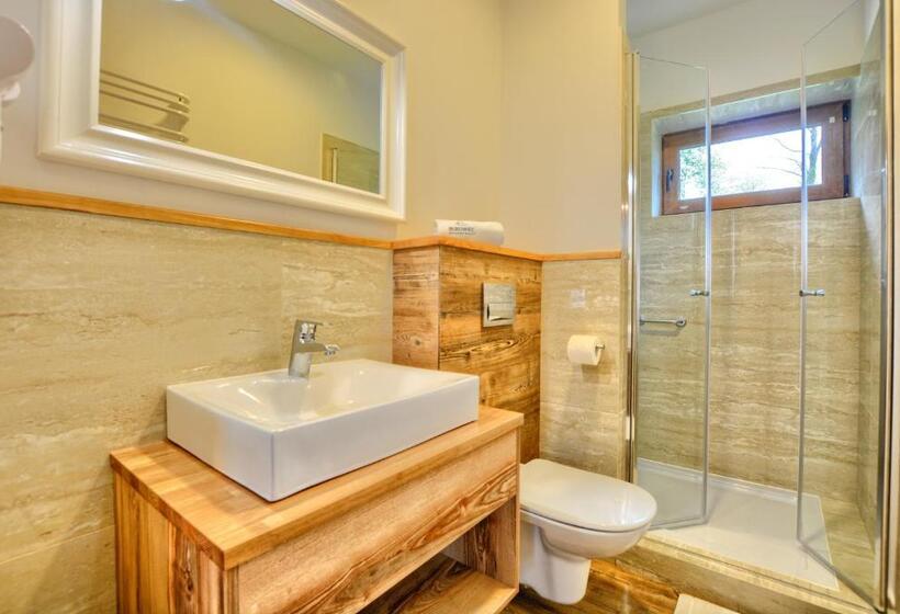 استودیوی سوپریور, Spa & Resort Bukowiec