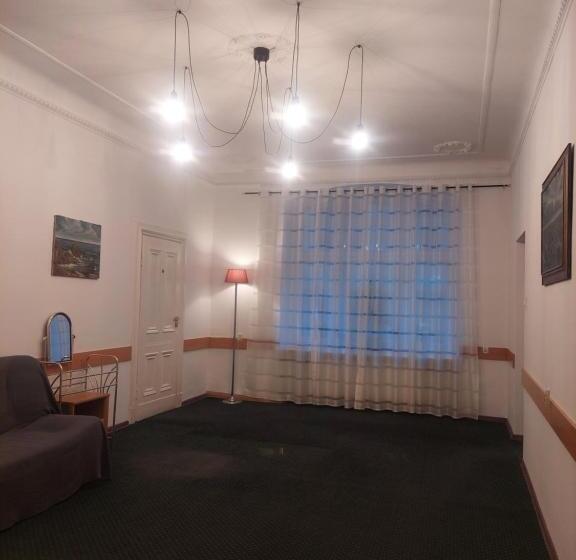 اتاق اکونومی, Centrum Lwowska