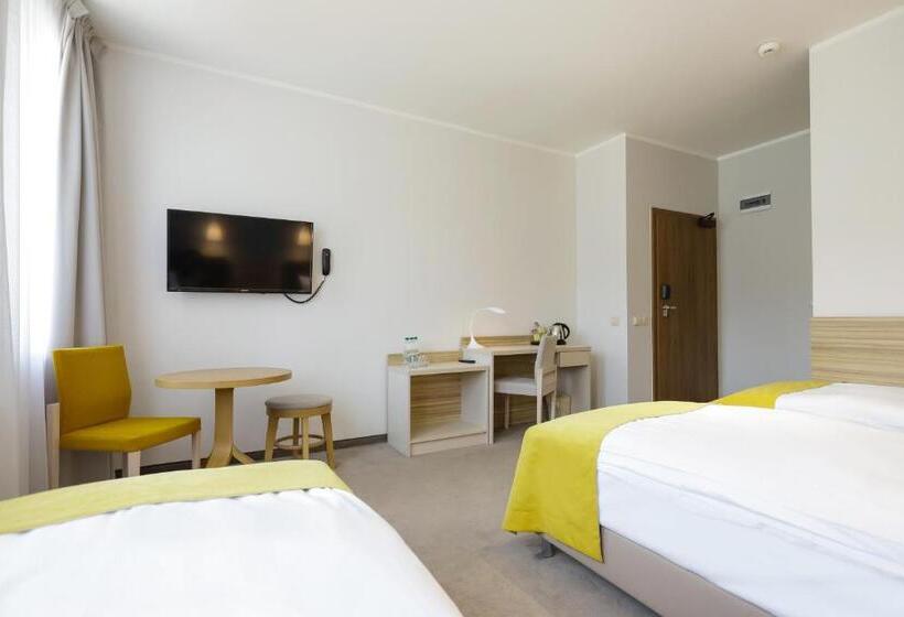 اتاق کلاسیک سه تخته, Poznań West Hotel   Airport
