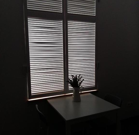 اتاق استاندارد با چشم‌انداز باغ, Master Corner Apartment