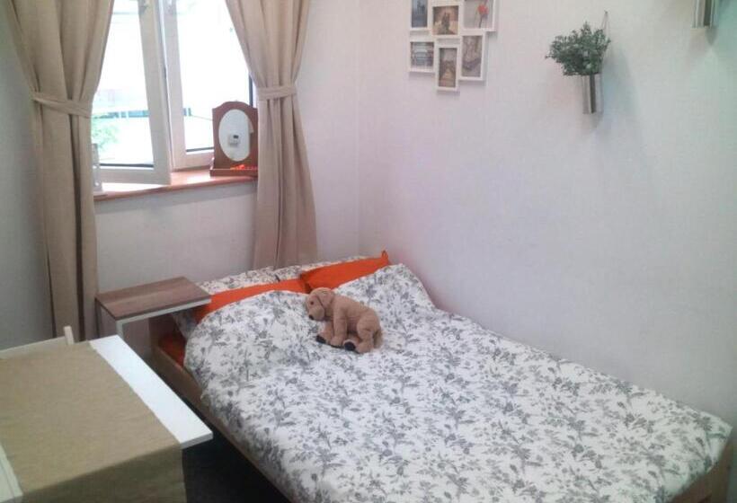 اتاق عادی, Master Corner Apartment