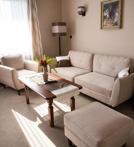 キングサイドベッドのスタンダードワンルーム, I Restauracja Bona