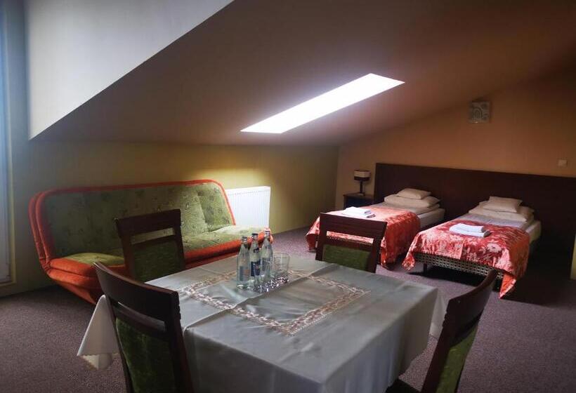 ファミリールーム, I Restauracja Bona