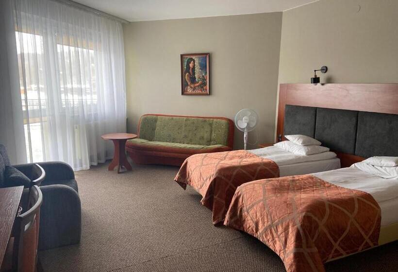 スタンダード4人部屋, I Restauracja Bona