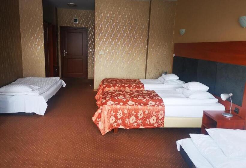 ファミリールーム, I Restauracja Bona