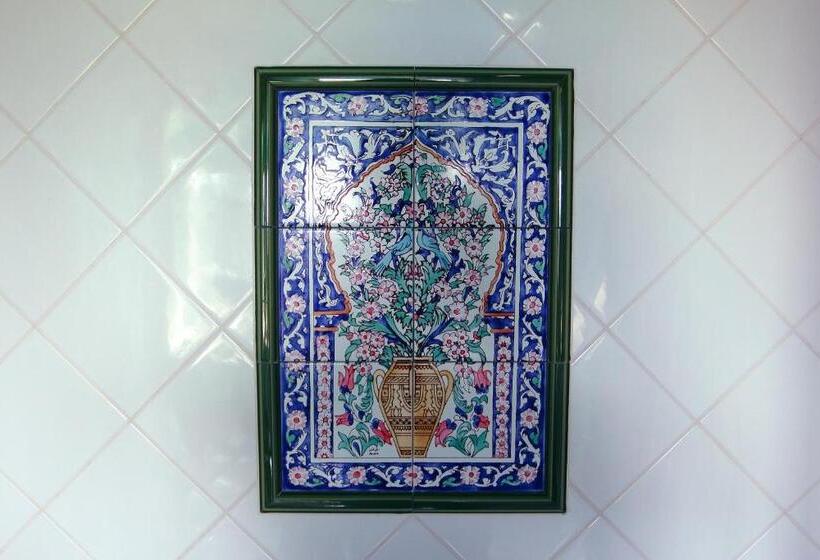 غرفة قياسية ثلاثية, Pałac Bażantarnia