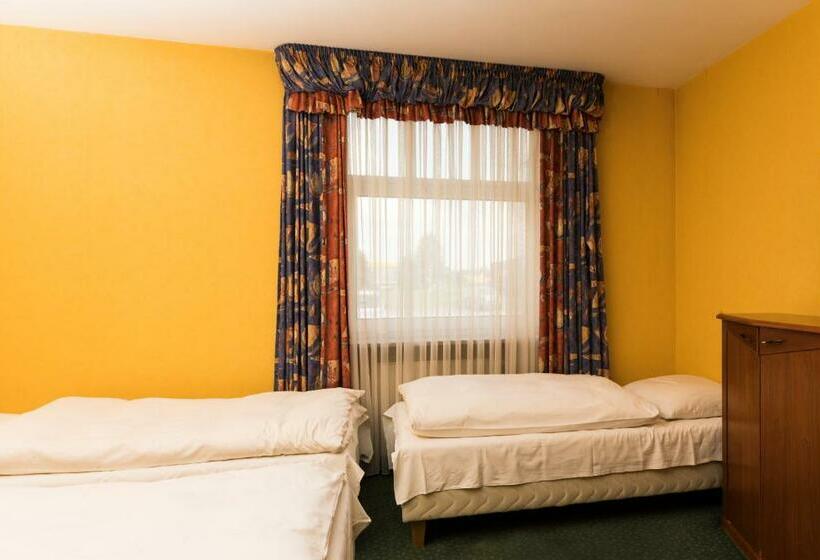 Номер Стандарт Трехместный, Motel Petro