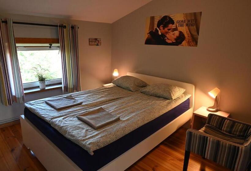 اتاق اکونومی, Pepe Hostel