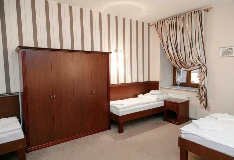 Четырехместный Номер Стандарт, Rynek 6 Retro Pub & Hostel