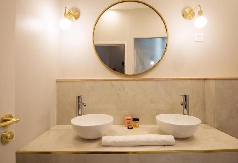 Deluxe Suite King Bed, Les Suites Faidherbe