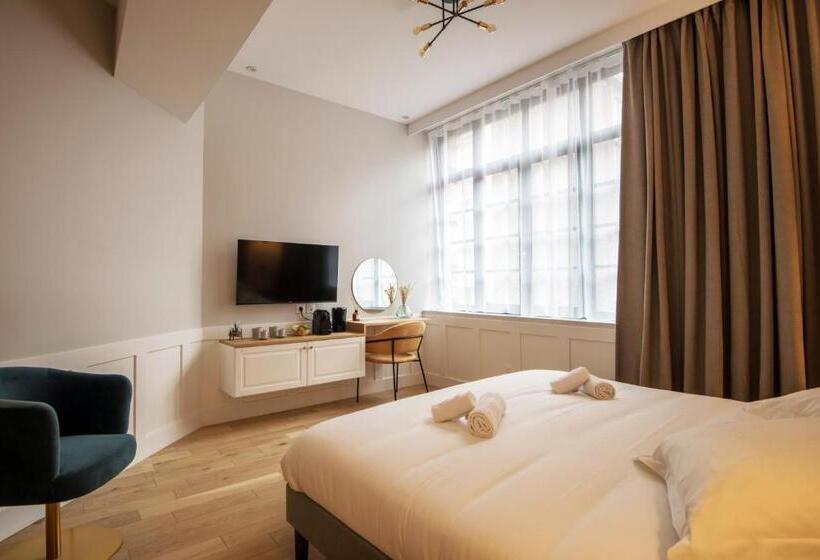 Deluxe Suite King Bed, Les Suites Faidherbe