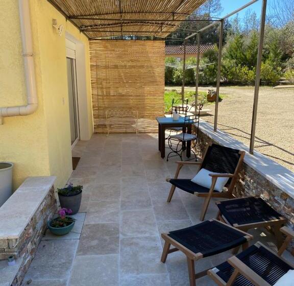 Номер Стандарт Вид на Сад, L Eveil En Provence