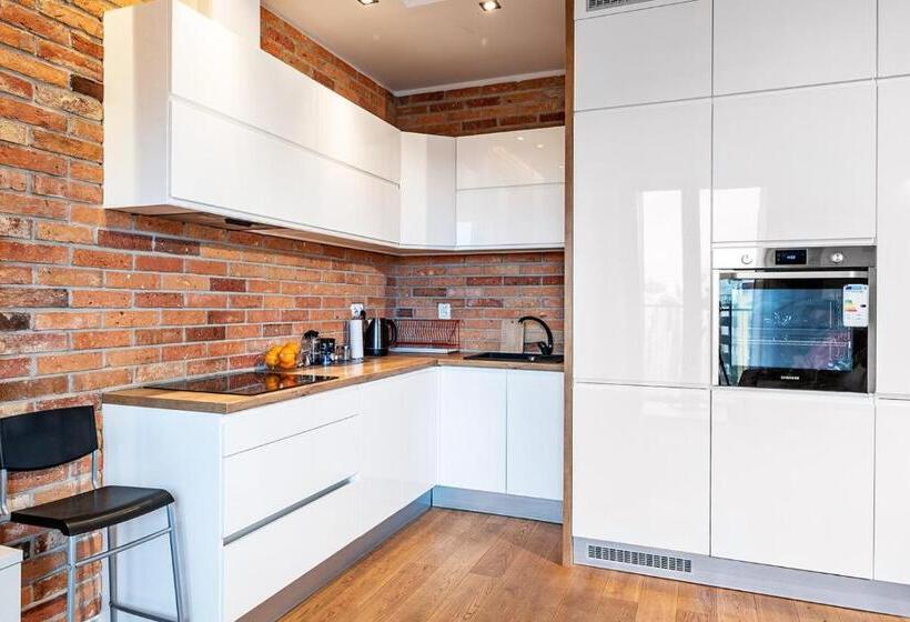 Suite with Terrace, Prince Witold Apartments Near The Market Square 43 Księcia Witolda Street