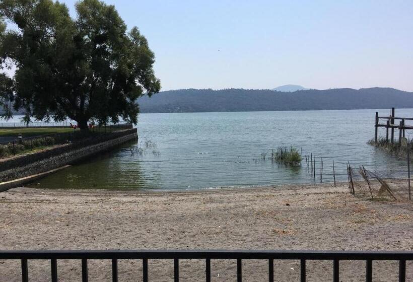 Студия Deluxe, Clear Lake Cottages & Marina