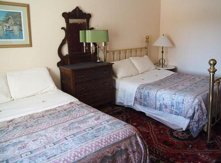 浴室共有スタンダード４人用ルーム, Downtown Bed And Breakfast
