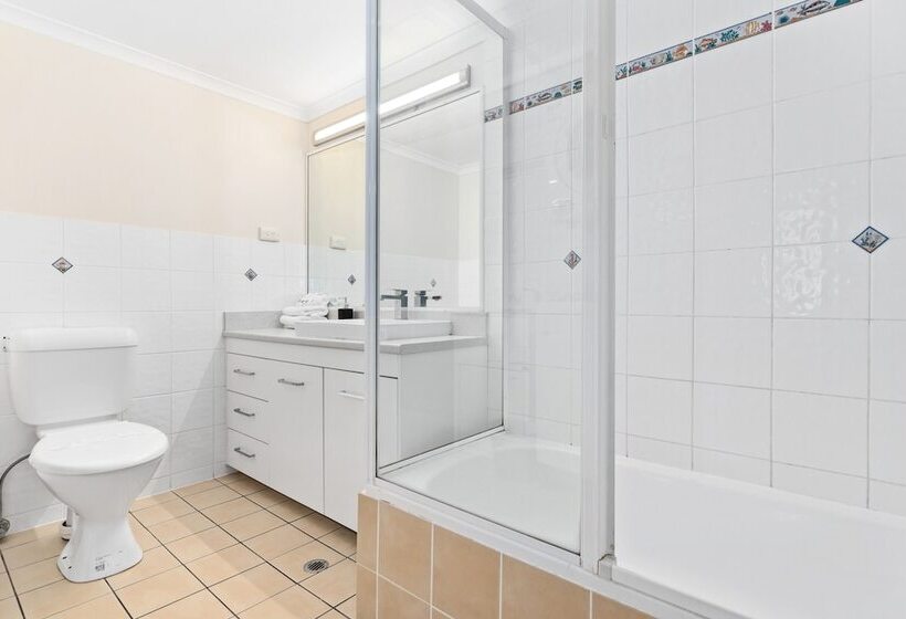 Апартаменты 3 Спальни, Windward Apartments