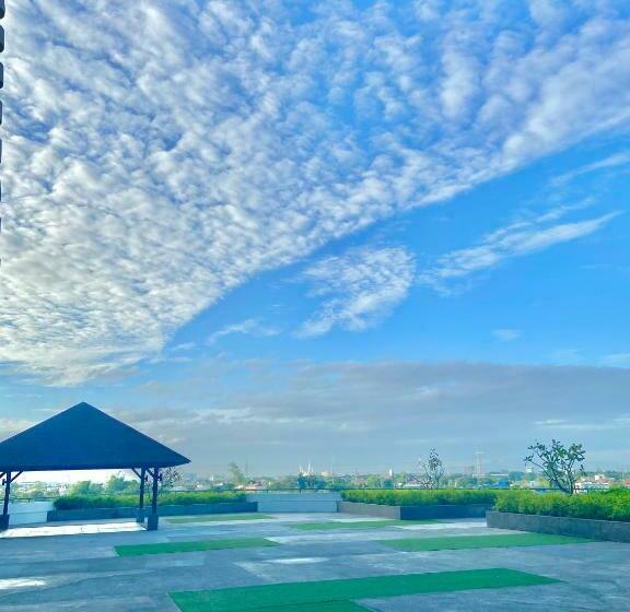 استودیو استاندارد با بالکن, Amirah’s Place Azure North