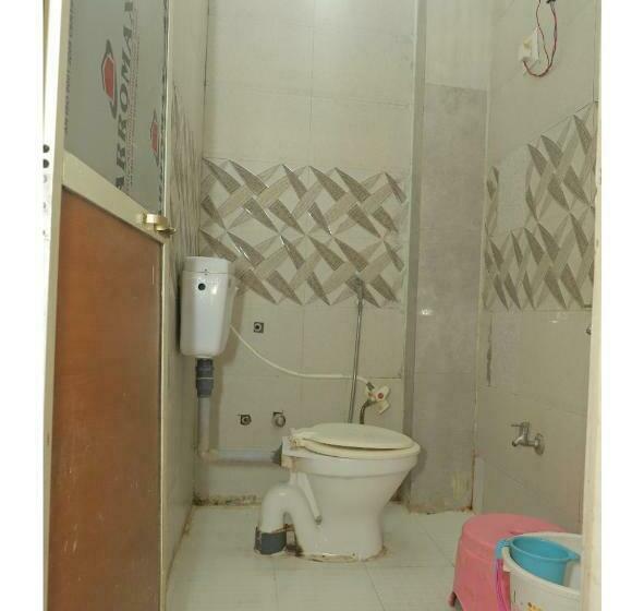 Quarto Deluxe, Fabexpress Vinayak