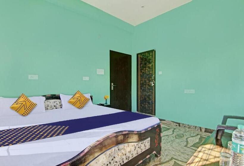 三人经典房间, Spot On 80478 Jai Shiv Shakti Guest House