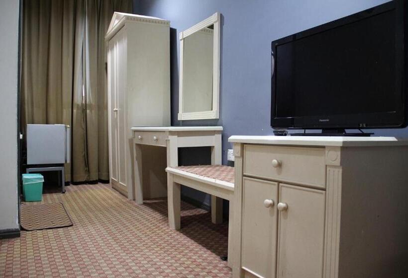 Номер Deluxe, Sandakan Inn