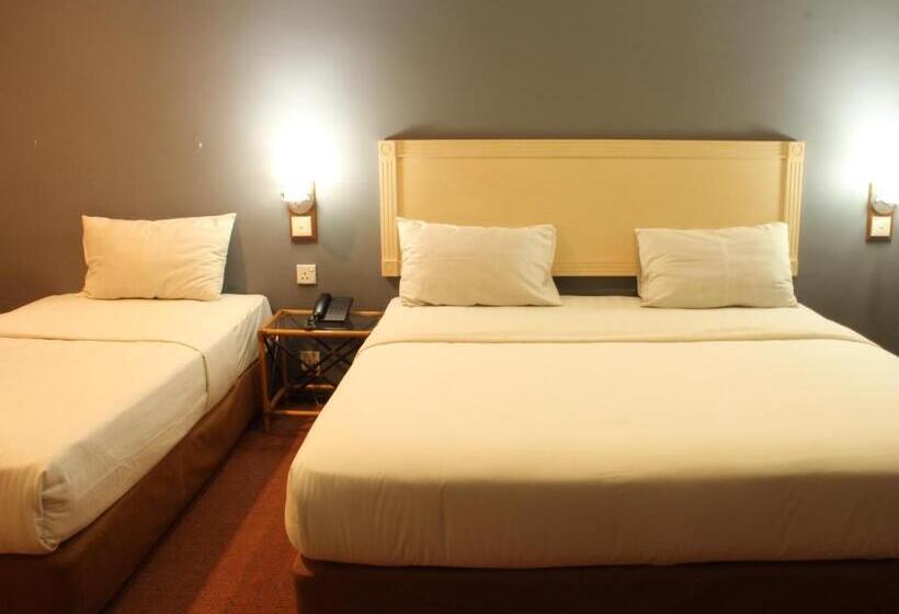 Трехместный Номер Deluxe, Sandakan Inn