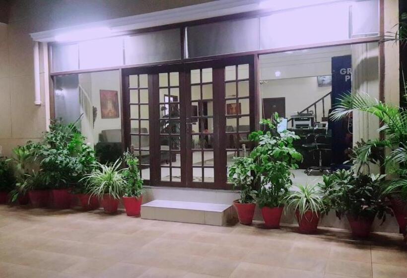 آپارتمان 1 خوابه, Inn