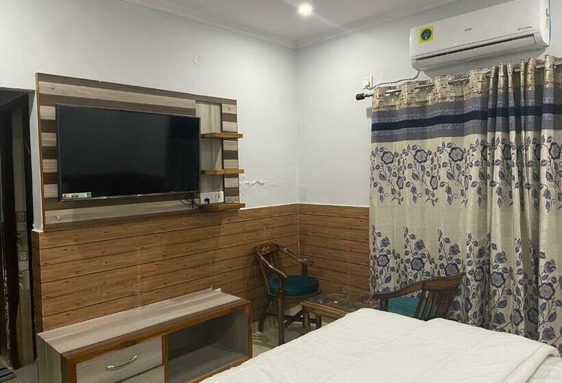 Номер Deluxe, The Asanar Hills