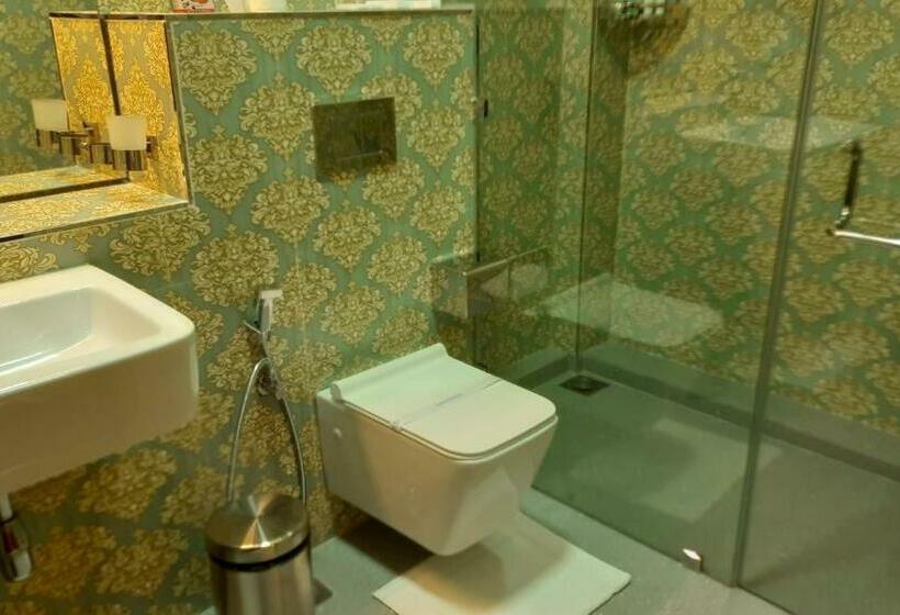Номер Deluxe, Viluxey City