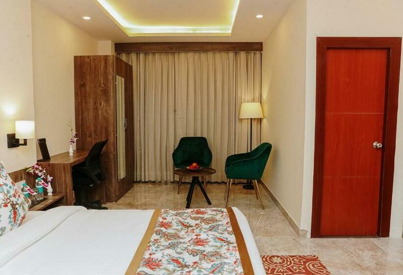 سوییت, Regenta Inn Greater Noida, 15 Mins To India Expo Mart
