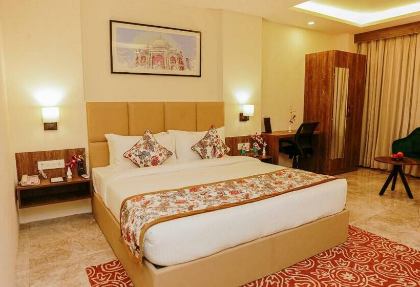 سوییت, Regenta Inn Greater Noida, 15 Mins To India Expo Mart