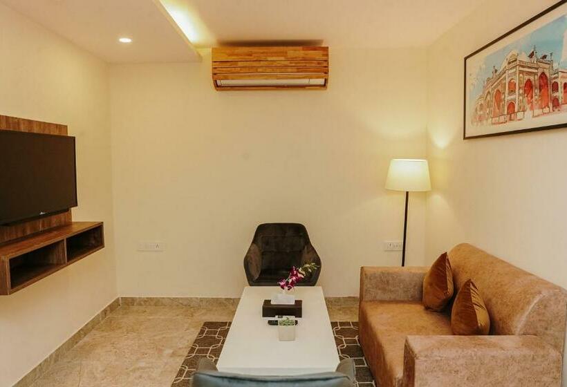 سوییت, Regenta Inn Greater Noida, 15 Mins To India Expo Mart