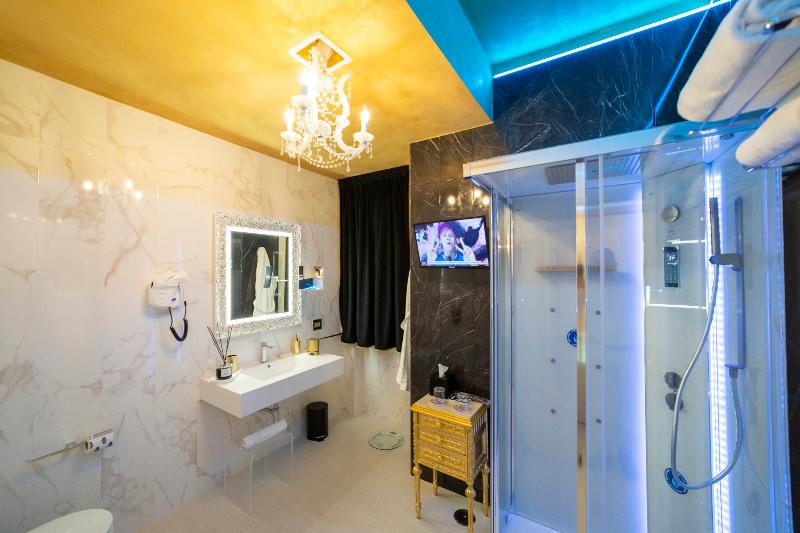 سوییت لوکس, Leucosya Luxury Rooms