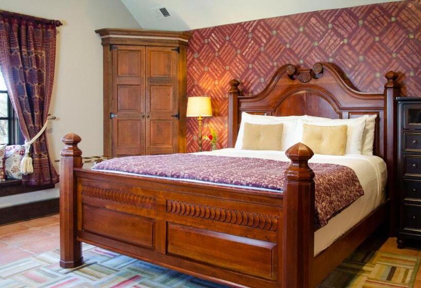 스위트 킹사이즈 침대, Hillbrook Inn & Spa