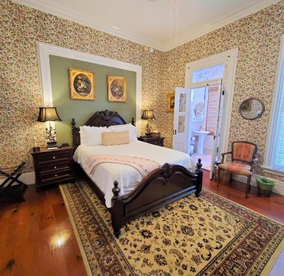Quarto Estandar, The Artist House