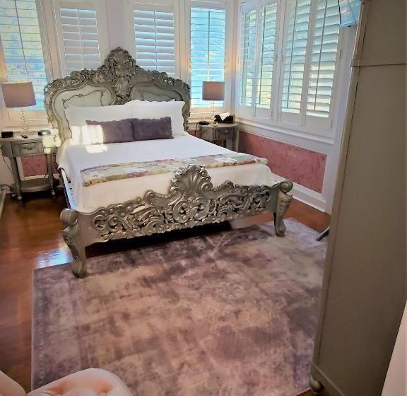 Quarto Basic, The Artist House
