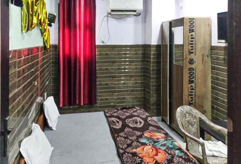 Номер Economy, Toran Guest House By Wb Inn