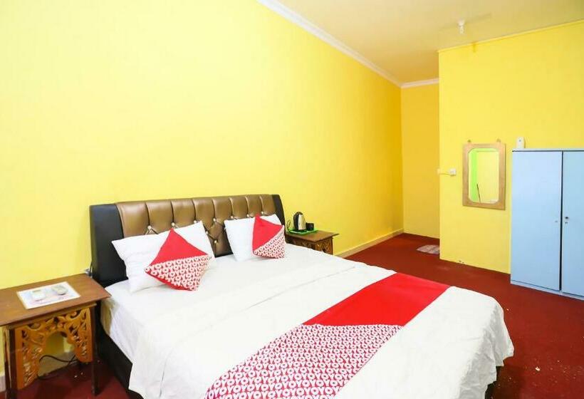 Номер Deluxe Кровать Кинг, Oyo 91839 Penginapan Sulthan Penyengat Syariah