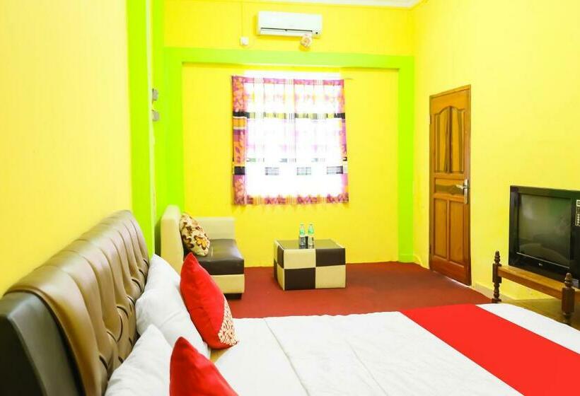 Номер Deluxe Кровать Кинг, Oyo 91839 Penginapan Sulthan Penyengat Syariah