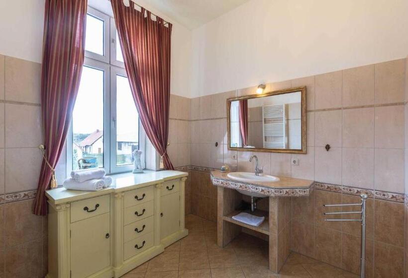 스탠다드 트리플 룸, Schlosshotel Gross Koethel