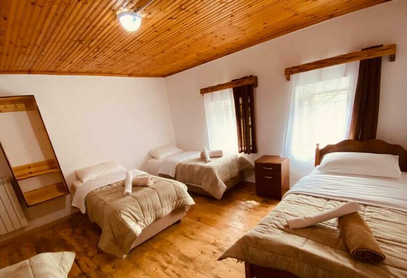 Quarto Estandar Vista Montanha, Guesthouse Prrockaj Theth