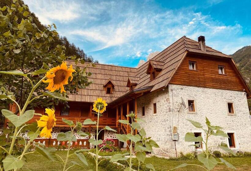 Quarto Estandar Vista Montanha, Guesthouse Prrockaj Theth