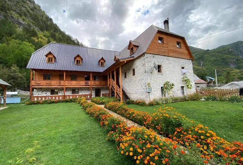 Quarto Estandar Vista Montanha, Guesthouse Prrockaj Theth