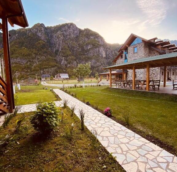 Quarto Estandar Vista Montanha, Guesthouse Prrockaj Theth